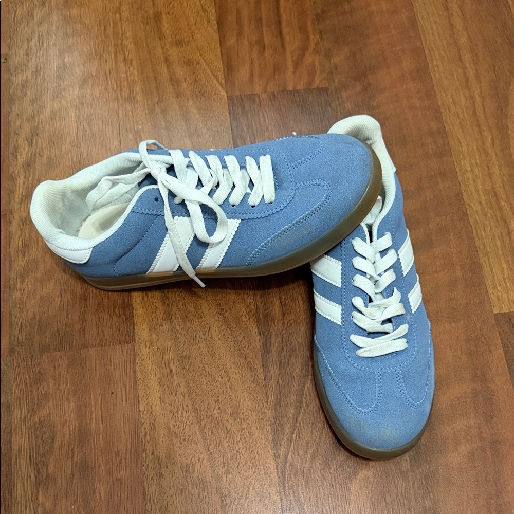Blue and White Men's Sneakers